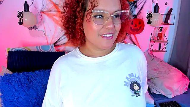 Snapshot of monicabbw_ chatting on October 21, 2025, 12:11 am monicabbw  online show from October 21, 2025, 12:11 am