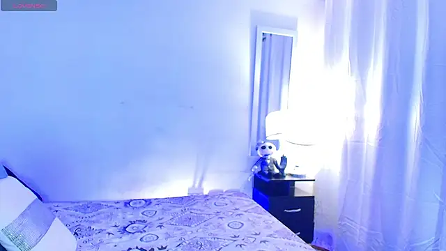 Snapshot of MeganLorensx chatting on October 18, 2025, 11:40 pm MeganLorensx online show from October 18, 2025, 11:40 pm