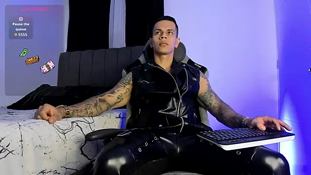 Aron Dark online show from October 2, 2025, 12:14 am