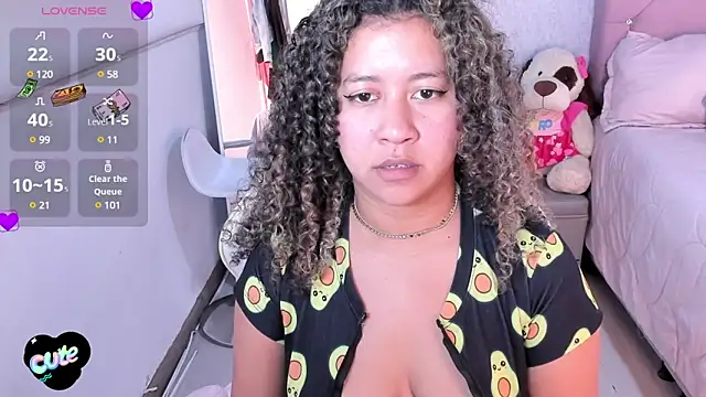Kenia tompson01 online show from March 18, 2025, 5:55 pm