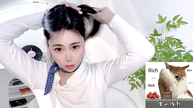 CL 2024 online show from March 12, 2025, 11:33 pm