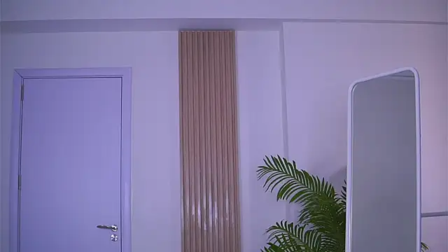 LovingBlondie online show from February 13, 2025, 5:26 am