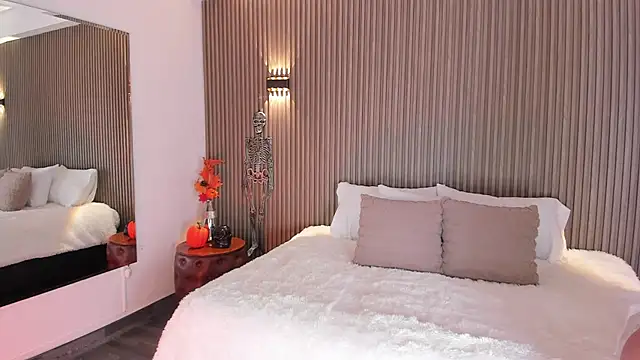 Snapshot of AliceHanz chatting on October 21, 2025, 4:23 am AliceHanz online show from October 21, 2025, 4:23 am