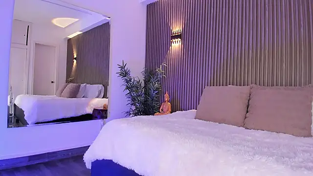 Snapshot of AliceHanz chatting on October 9, 2025, 4:24 am AliceHanz online show from October 9, 2025, 4:24 am