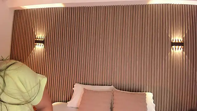 AliceHanz online show from February 19, 2026, 4:09 am