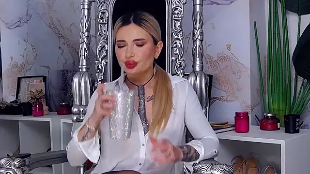 NightshadeIris online show from April 2, 2026, 3:30 pm