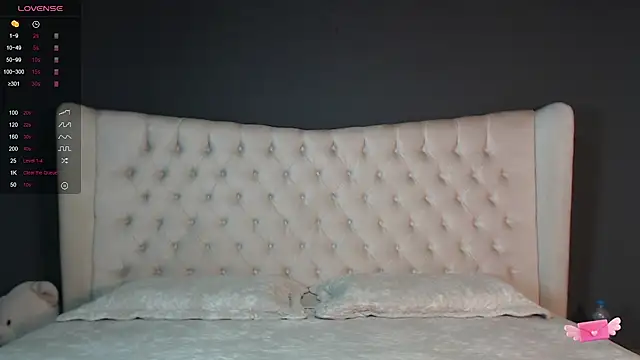 nichole bree  online show from January 20, 2025, 11:24 am