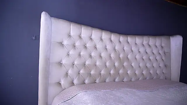 nichole bree  online show from October 15, 2025, 2:03 pm