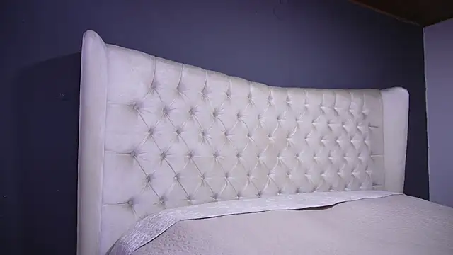 nichole bree  online show from October 4, 2025, 11:23 am