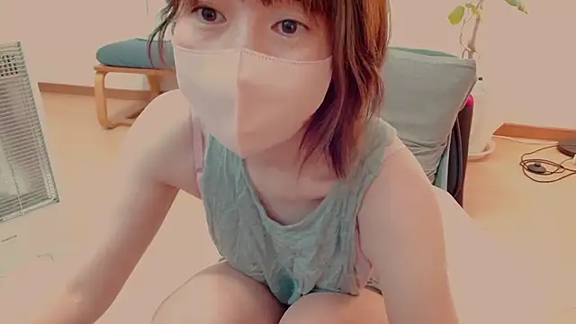 Snapshot of CherryMomo chatting on April 28, 2026, 12:09 am CherryMomo online show from April 28, 2026, 12:09 am
