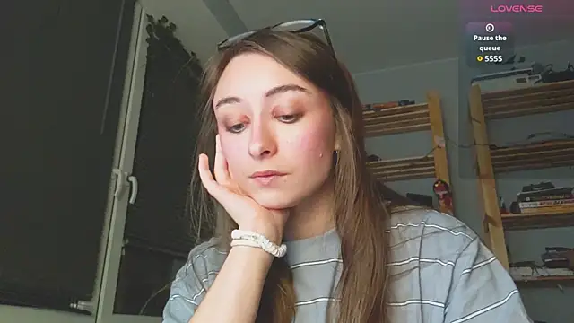 monlight  dana online show from December 1, 2025, 9:04 pm