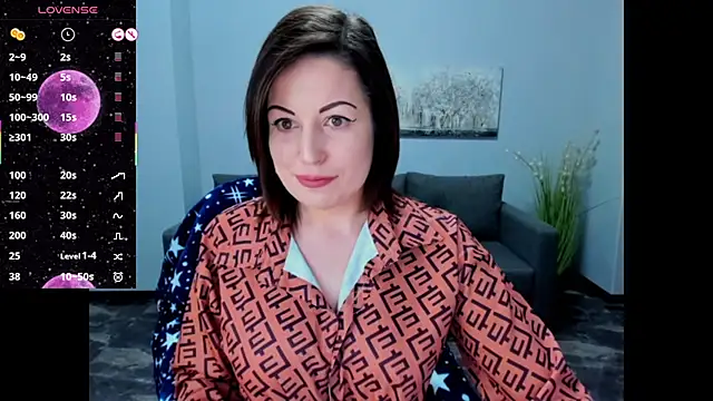Emily Midlton online show from March 2, 2025, 2:04 pm