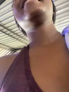 Snapshot of Berry_Bans chatting on September 16, 2025, 5:25 pm Berry Bans online show from September 16, 2025, 5:25 pm