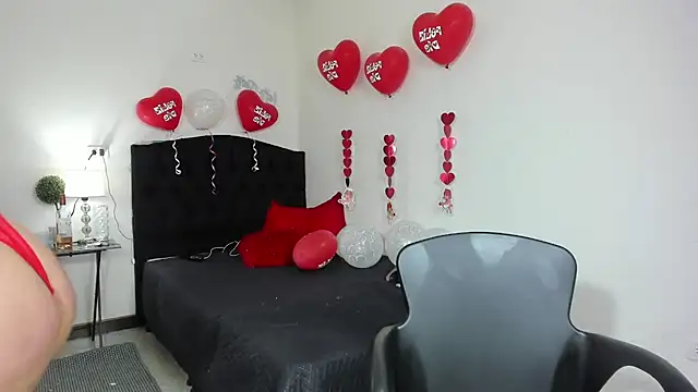 RedQueenMilf online show from February 14, 2025, 10:04 pm