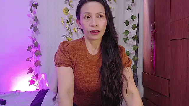 cattaleya1476 online show from July 28, 2026, 3:43 pm
