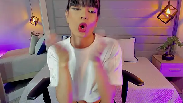 Snapshot of LadyLuminary chatting on October 6, 2025, 7:36 pm LadyLuminary online show from October 6, 2025, 7:36 pm