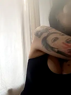 frutylla online show from January 11, 2026, 8:27 pm