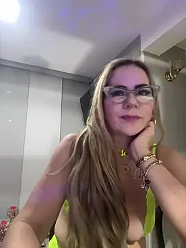 Snapshot of LARIANA_RIVERA23 chatting on March 19, 2025, 6:14 am LARIANA RIVERA23 online show from March 19, 2025, 6:14 am