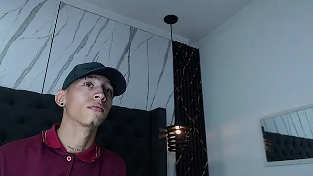 Smith maicol online show from November 8, 2025, 6:44 pm