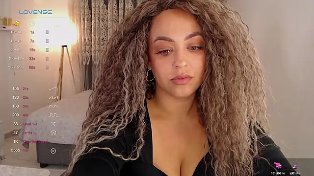 Snapshot of _Just_a_queen_3 chatting on October 5, 2025, 3:14 pm  Just a queen 3 online show from October 5, 2025, 3:14 pm