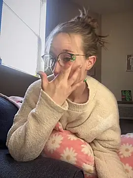 Snapshot of sage__marie chatting on March 21, 2025, 12:28 pm sage marie online show from March 21, 2025, 12:28 pm