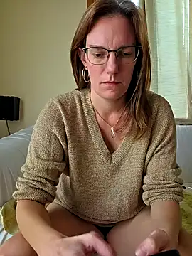 SpiceLea online show from September 21, 2025, 2:00 pm