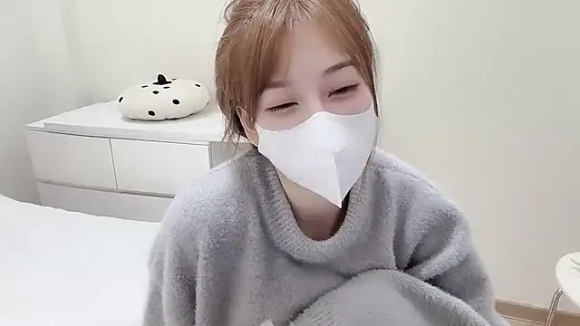 Yuuuuuly online show from December 13, 2025, 8:04 pm