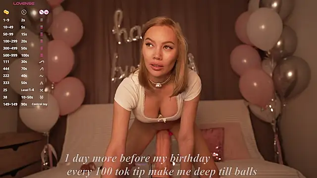 Snapshot of Bestie_Online chatting on October 5, 2025, 5:42 am Bestie Online online show from October 5, 2025, 5:42 am