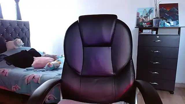 Snapshot of Ary_Pieerce chatting on September 20, 2025, 7:19 pm Ary Pieerce online show from September 20, 2025, 7:19 pm