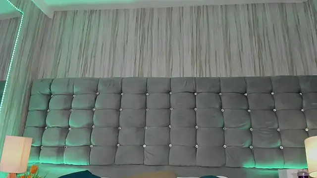 Poacahontasfg online show from September 26, 2025, 3:57 am