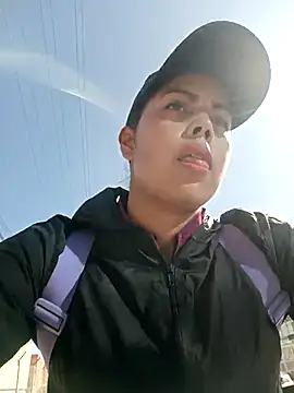 Snapshot of _andrea30 chatting on September 21, 2025, 1:27 pm  andrea30 online show from September 21, 2025, 1:27 pm