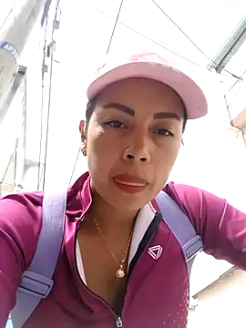  andrea30 online show from February 25, 2025, 3:31 pm