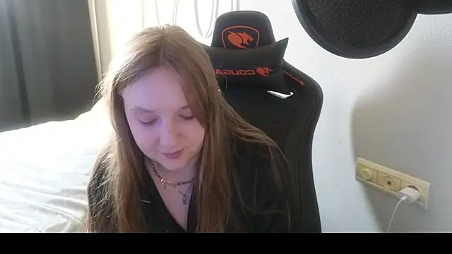 Snapshot of KatrinaFlam chatting on December 20, 2024, 5:25 am KatrinaFlam online show from December 20, 2024, 5:25 am