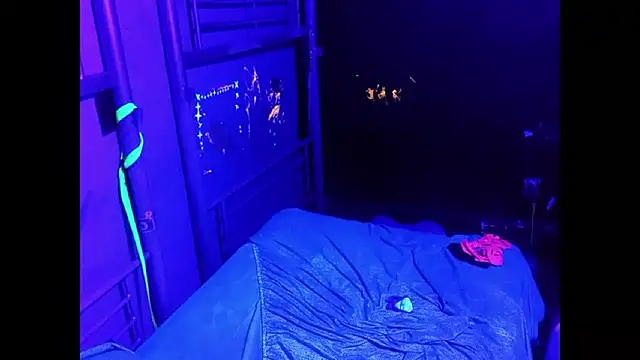 CommWhore online show from December 12, 2024, 11:17 am