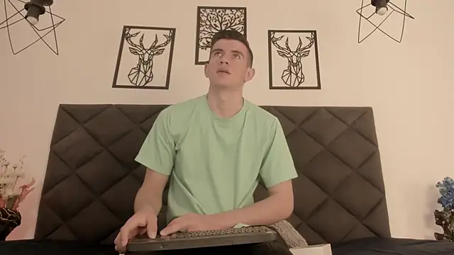 Snapshot of MikaelSlow chatting on March 10, 2025, 5:00 am MikaelSlow online show from March 10, 2025, 5:00 am