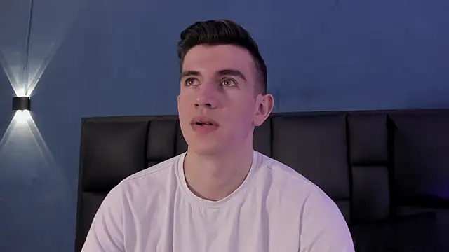 Snapshot of MikaelSlow chatting on October 6, 2025, 3:19 am MikaelSlow online show from October 6, 2025, 3:19 am