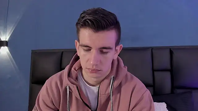 Snapshot of MikaelSlow chatting on September 30, 2025, 3:34 am MikaelSlow online show from September 30, 2025, 3:34 am