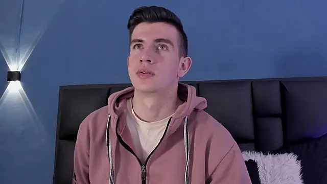 Snapshot of MikaelSlow chatting on September 26, 2025, 3:57 am MikaelSlow online show from September 26, 2025, 3:57 am