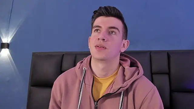 MikaelSlow online show from November 15, 2025, 4:27 am