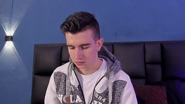 Snapshot of MikaelSlow chatting on October 9, 2025, 3:51 am MikaelSlow online show from October 9, 2025, 3:51 am