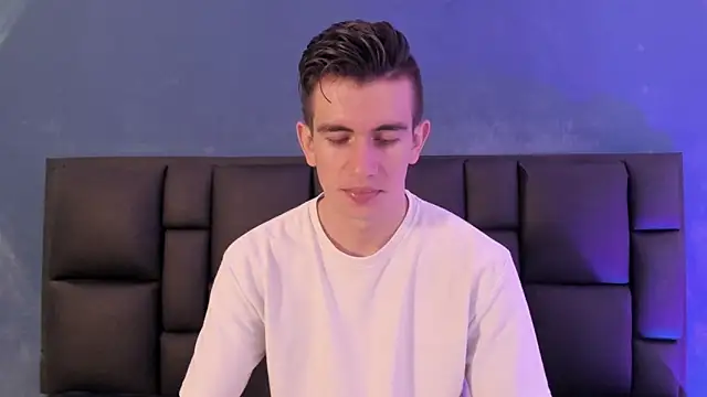 MikaelSlow online show from January 14, 2026, 3:32 am