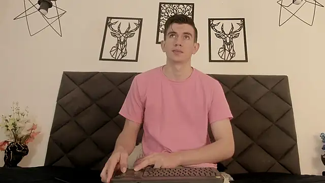 Snapshot of MikaelSlow chatting on March 13, 2025, 5:22 am MikaelSlow online show from March 13, 2025, 5:22 am