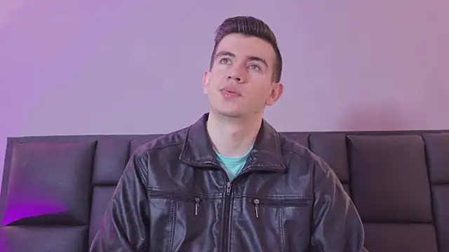 MikaelSlow online show from April 18, 2026, 4:26 am