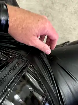 SexyLatexObject online show from September 30, 2025, 1:17 pm