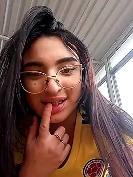 SophiaHilt0n online show from September 9, 2025, 2:59 pm