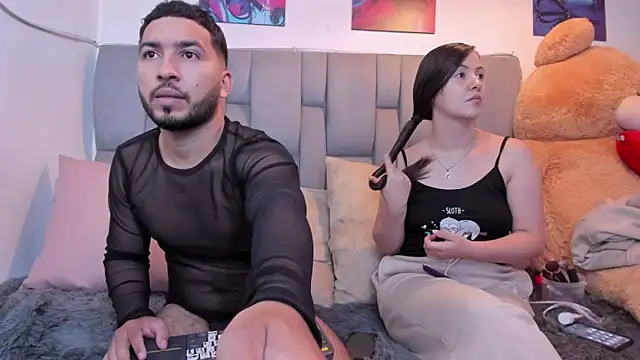 Idara and Edahi01 online show from March 14, 2025, 11:00 pm