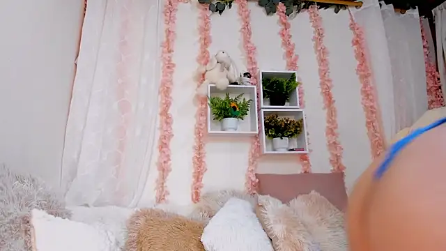 Snapshot of Idara_and_Edahi01 chatting on October 31, 2025, 4:14 pm Idara and Edahi01 online show from October 31, 2025, 4:14 pm