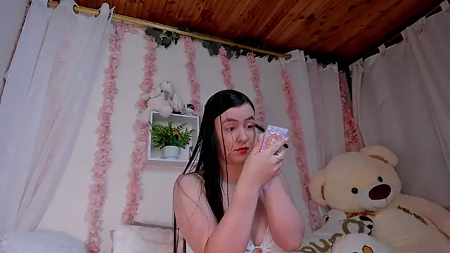 Snapshot of Idara_and_Edahi01 chatting on October 30, 2025, 1:09 pm Idara and Edahi01 online show from October 30, 2025, 1:09 pm