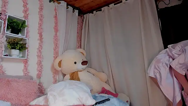 Snapshot of Idara_and_Edahi01 chatting on October 11, 2025, 5:36 pm Idara and Edahi01 online show from October 11, 2025, 5:36 pm