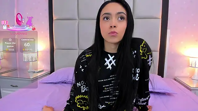 HannaClarrk  online show from September 28, 2025, 12:45 pm